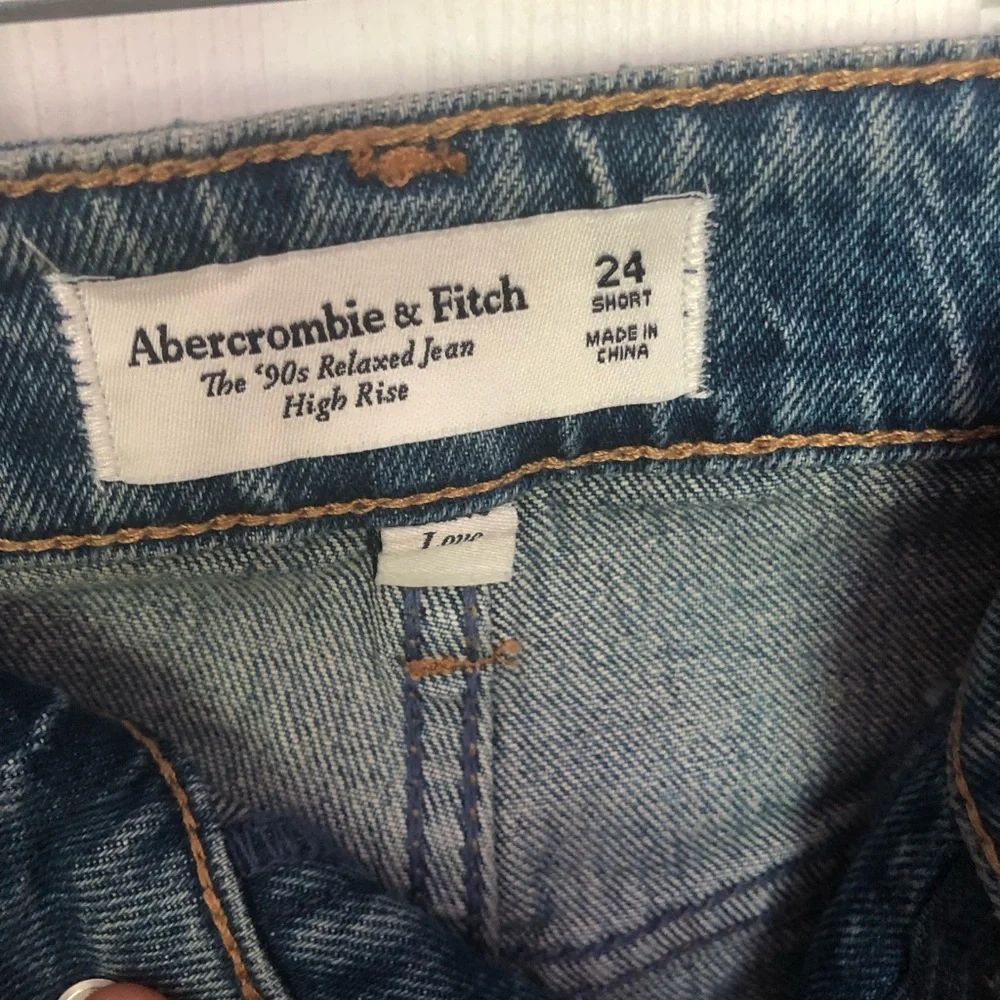 Abercrombie & Fitch High Rise 90s Relaxed Studded Women's Jeans Size 24 - Picture 10 of 12